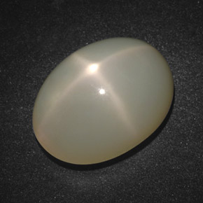 Pietra di luna stellata Color crema naturale da 17.54 ct, Taglio ovale, Traslucido