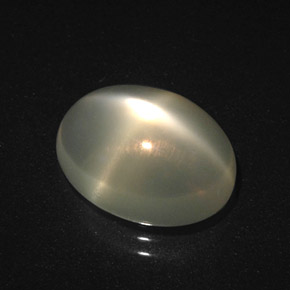 Pietra di luna stellata naturale crema da 4,30 ct, taglio ovale, traslucido