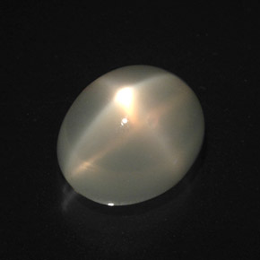 Pietra di luna stellata naturale crema da 4,07 ct, taglio ovale, traslucido