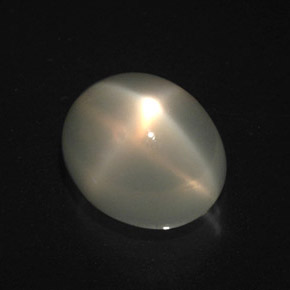 Pietra di luna stellata naturale crema da 4,07 ct, taglio ovale, traslucido
