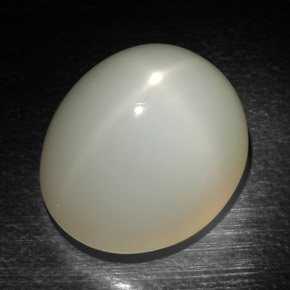 Pietra di luna stellata naturale crema da 22,97 ct, taglio ovale, traslucido