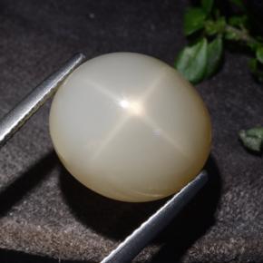 Pietra di luna stellata naturale crema da 10,60 ct, taglio ovale, traslucido