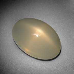 Pietra di luna stellata naturale crema da 10,15 ct, taglio ovale, traslucido