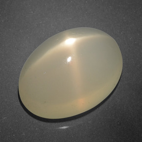 Pietra di luna stellata naturale crema da 15,60 ct, taglio ovale, traslucido