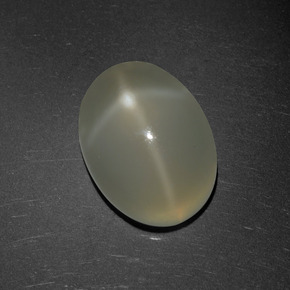Pietra di luna stellata Giallo chiaro naturale da 5.96 ct, Taglio ovale, Traslucido