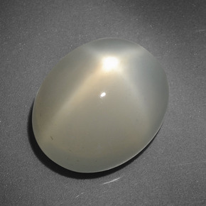 Pietra di luna stellata naturale crema da 6,58 ct, taglio ovale, traslucido