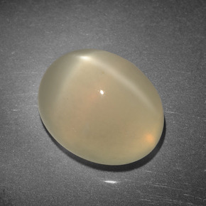 Pietra di luna stellata Color crema naturale da 3.90 ct, Taglio ovale, Traslucido