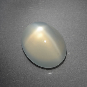 Pietra di luna stellata Color crema naturale da 3.63 ct, Taglio ovale, Traslucido