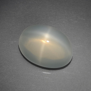 Pietra di luna stellata Color crema naturale da 3.50 ct, Taglio ovale, Traslucido