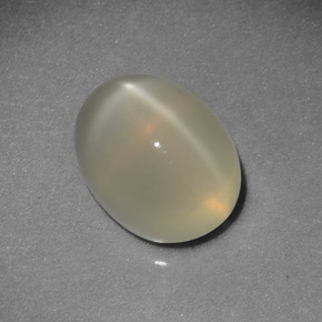 Pietra di luna stellata naturale crema da 2,87 ct, taglio ovale, traslucido