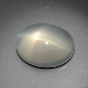 Pietra di luna stellata Color crema naturale da 10.39 ct, Taglio ovale, Traslucido
