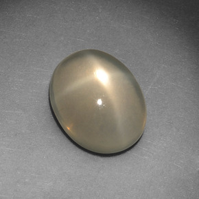 Pietra di luna stellata naturale crema da 2,72 ct, taglio ovale, traslucido