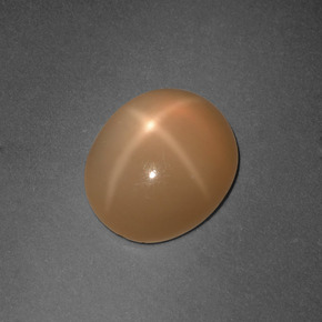 Pietra di luna stellata naturale arancione da 4,81 ct, taglio ovale, traslucido