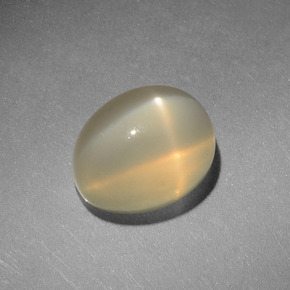 Pietra di luna stellata Color crema naturale da 2.95 ct, Taglio ovale, Traslucido