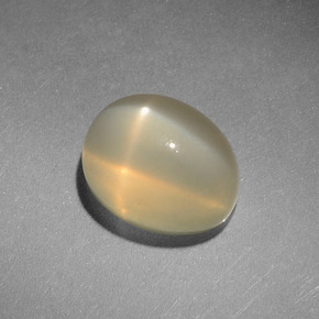 Pietra di luna stellata Color crema naturale da 2.95 ct, Taglio ovale, Traslucido