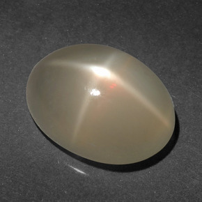 Pietra di luna stellata naturale crema da 6,65 ct, taglio ovale, traslucido
