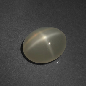 Pietra di luna stellata Color crema naturale da 3.23 ct, Taglio ovale, Traslucido