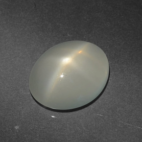 Pietra di luna stellata naturale crema da 3,08 ct, taglio ovale, traslucido