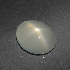 Pietra di luna stellata naturale crema da 3,08 ct, taglio ovale, traslucido