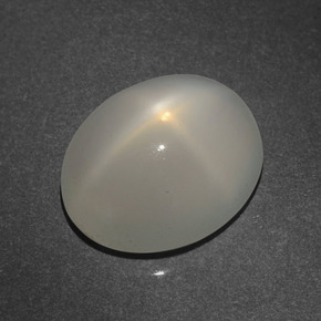 Pietra di luna stellata Color crema naturale da 3.56 ct, Taglio ovale, Traslucido