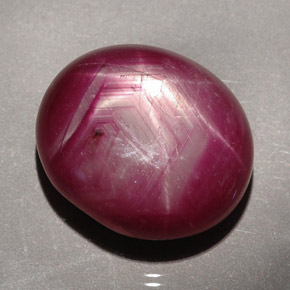 Rubino stellato rosso porpora naturale da 22,57 ct, taglio ovale, opaco