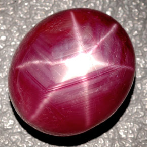 Rubino stellato naturale rosso da 24,37 ct, taglio ovale, opaco