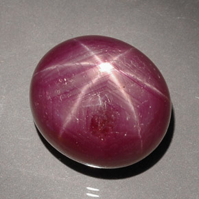 Rubino stellato naturale rosso da 27,59 ct, taglio ovale, opaco