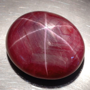 Rubino stellato Rosso violaceo naturale da 37.92 ct, Taglio ovale, Opaco