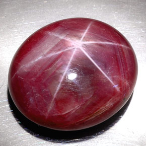 Rubino stellato Rosso violaceo naturale da 37.92 ct, Taglio ovale, Opaco