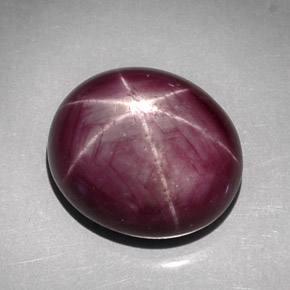Rubino stellato naturale rosso da 30,60 ct, taglio ovale, opaco