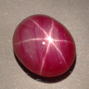 Rubino stellato naturale rosso da 7,44 ct, taglio ovale, opaco