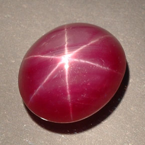 Rubino stellato naturale rosso da 7,44 ct, taglio ovale, opaco