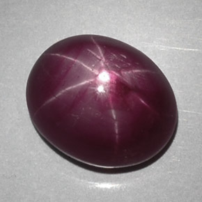 Rubino stellato Rosso violaceo naturale da 6.56 ct, Taglio ovale, Opaco