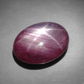 Rubino stellato naturale rosso da 42,49 ct, taglio ovale, opaco