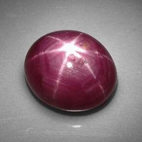 Rubino stellato Rosso violaceo naturale da 5.72 ct, Taglio ovale, Opaco