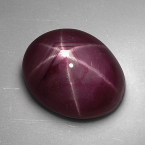 Rubino stellato Rosso violaceo naturale da 4.71 ct, Taglio ovale, Opaco