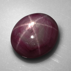 Rubino stellato Rosso violaceo naturale da 5.76 ct, Taglio ovale, Opaco