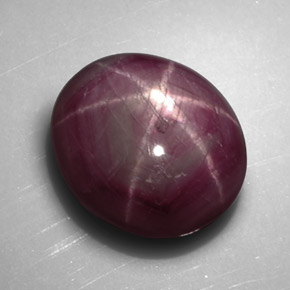 Rubino stellato Rosso violaceo naturale da 5.76 ct, Taglio ovale, Opaco