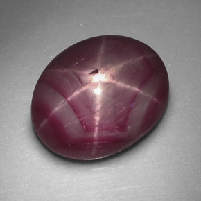 Rubino stellato Rosso violaceo naturale da 3.95 ct, Taglio ovale, Opaco