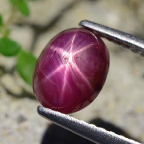 Rubino stellato Rosso violaceo naturale da 2.26 ct, Taglio ovale, Traslucido