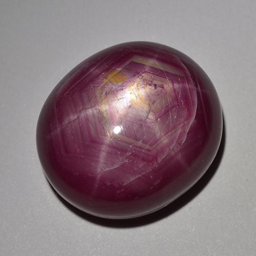 Rubino stellato Rosso tendente al rosa naturale da 26.85 ct, Taglio ovale, Opaco