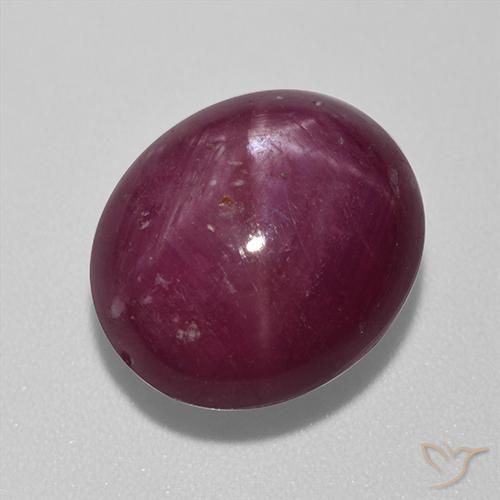 Rubino Stellato Rosso scuro naturale da 13.67 ct, Ovale, Opaco