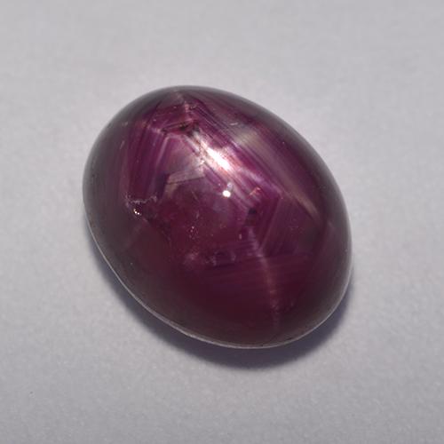 Rubino stellato Rosso viola naturale da 5.77 ct, Taglio ovale, Opaco