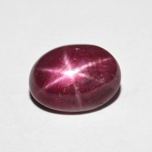 Rubino stellato Rosso scuro naturale da 4.29 ct, Taglio ovale, Opaco