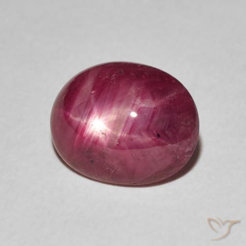 Rubino Stellato Rosso scuro naturale da 3.60 ct, Ovale, Opaco