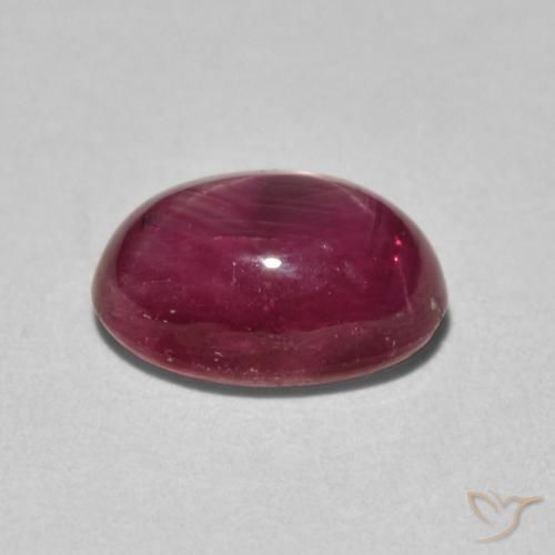 Rubino Stellato Rosso scuro naturale da 3.77 ct, Ovale, Opaco