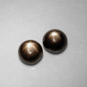 Zaffiro stellato naturale nero da  ct, taglio rotondo, opaco