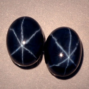 Zaffiro stellato naturale blu da  ct, taglio ovale, opaco