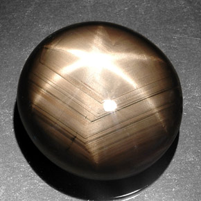 Zaffiro stellato naturale nero da 41,92 ct, taglio ovale, opaco