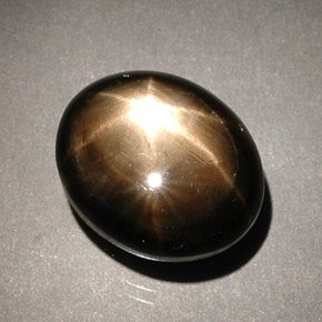 Zaffiro stellato naturale nero da 8,56 ct, taglio ovale, opaco